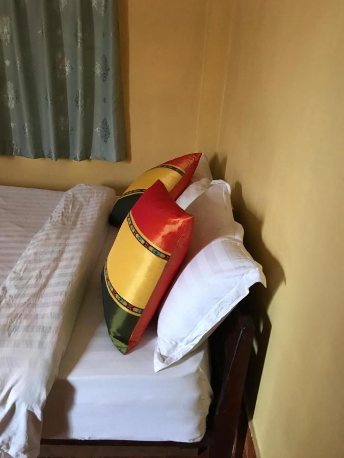 Little Freedom Friendlys Place Luang Prabang Room photo